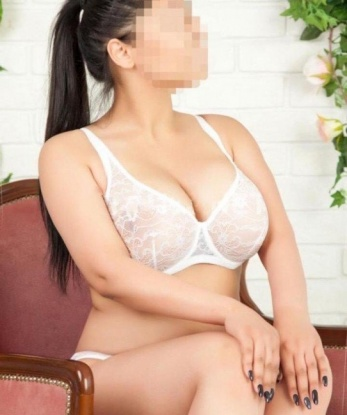 Интригующая и загадочная брюнетка ждет тебя для незабываемых встреч. Я умею удивлять, порадую тебя своими талантами и нежными прикосновениями. Обещаю, ты захочешь вернуться ко мне снова. 11283, 30 лет